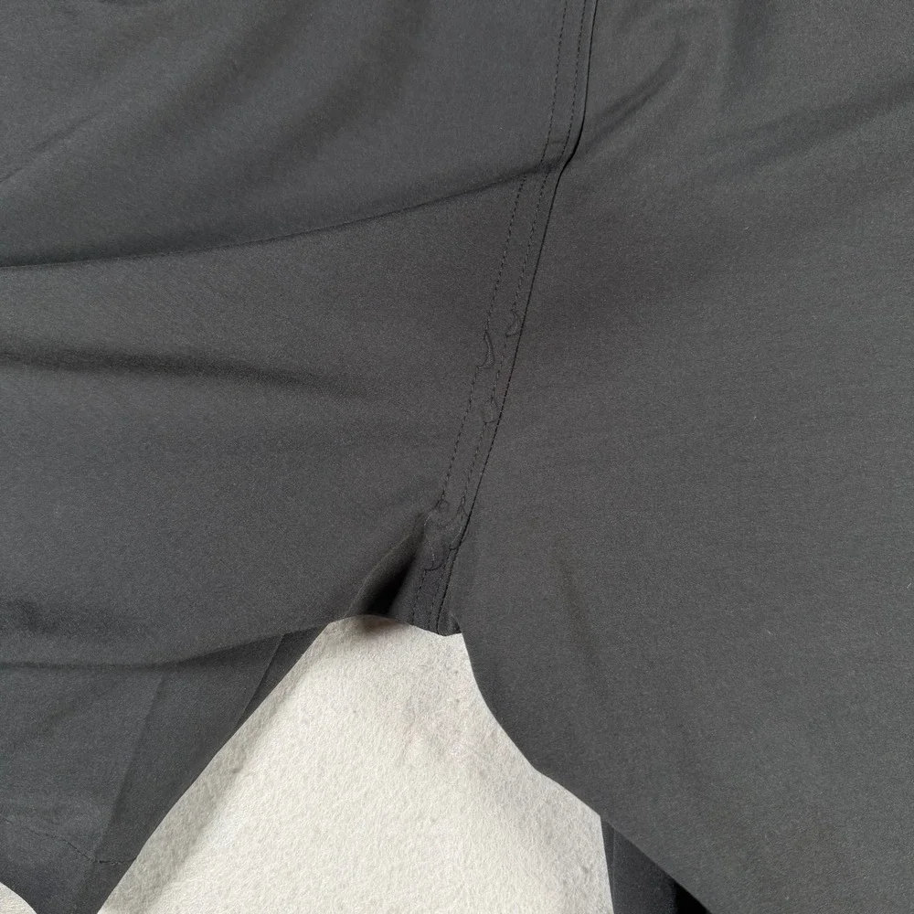 TravisMathew Beck Mens Golf Shorts Dark Grey Charcoal 40 1MAA590 Stretch